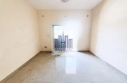 Apartment - 2 Bedrooms - 2 Bathrooms for rent in Fire Station Road - Muwaileh - Sharjah