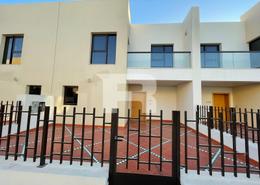 تاون هاوس - 3 غرف نوم - 3 حمامات للبيع في قرية ورسان - المدينة الدولية - دبي