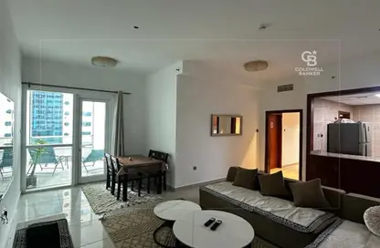 Living / Dining Room image for: Apartment - 1 Bedroom - 2 Bathrooms for rent in Marina Pinnacle - Dubai Marina - Dubai, Image 1