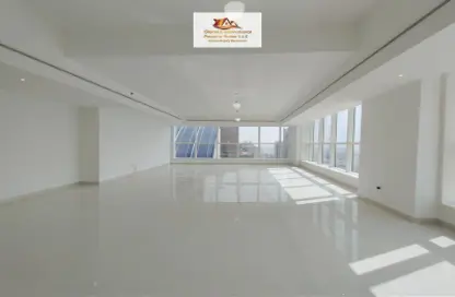 Apartment - 3 Bedrooms - 5 Bathrooms for rent in Golden Falcon Tower - Hamdan Street - Abu Dhabi