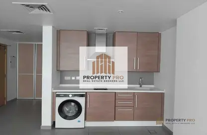 Apartment - Studio - 1 Bathroom for rent in Ariyana Tower - Dubai Marina - Dubai