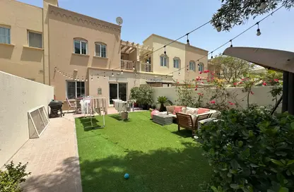فيلا - 2 غرف نوم - 3 حمامات للبيع في الينابيع 14 - الينابيع - دبي
