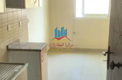 شقة - 1 حمام للايجار في النباعة - الشارقة