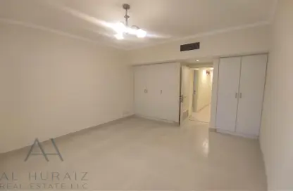 شقة - 2 غرف نوم - 2 حمامات للايجار في طريق منخول - بر دبي - دبي