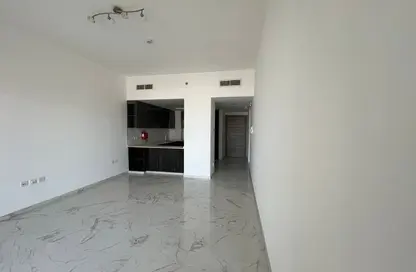 Apartment - 1 Bedroom - 2 Bathrooms for rent in Golden Dream Tower 1 - Jumeirah Village Circle - Dubai