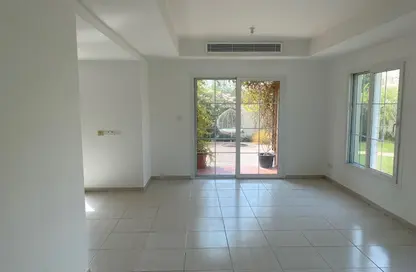 فيلا - 2 غرف نوم - 2 حمامات للايجار في الينابيع 2 - الينابيع - دبي