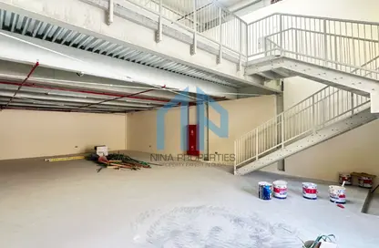 Warehouse - Studio - 1 Bathroom for rent in RAS - Umm Ramool - Dubai