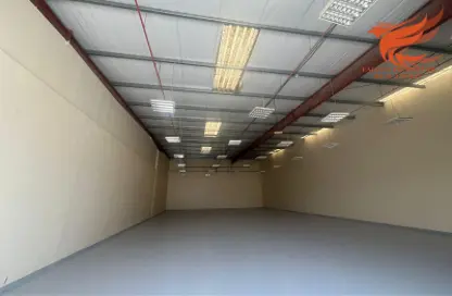 مستودع - استوديو للايجار في مجمع التكنولوجيا - المنطقة التجارية الحرة في رأس الخيمة - رأس الخيمة