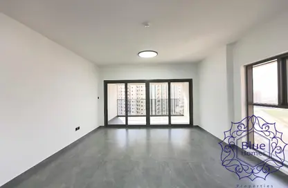 Apartment - 4 Bedrooms - 5 Bathrooms for rent in Riviera Tower - Al Majaz 3 - Al Majaz - Sharjah