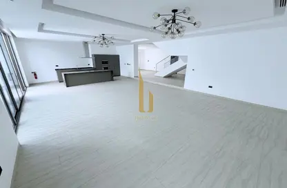 Villa - 4 Bedrooms - 5 Bathrooms for rent in Jumeirah 1 Villas - Jumeirah 1 - Jumeirah - Dubai