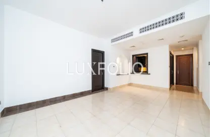 Apartment - 3 Bedrooms - 5 Bathrooms for sale in Yansoon 4 - Yansoon - Old Town - Dubai