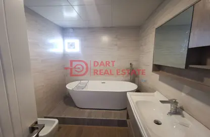 Bathroom image for: Apartment - 4 Bedrooms - 5 Bathrooms for rent in Al Shaheen Tower - Al Khalidiya - Abu Dhabi, Image 1