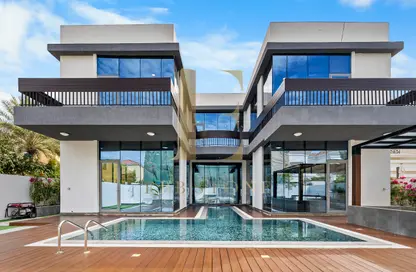 Villa - 6 Bedrooms - 7+ Bathrooms for sale in Jumeirah Park Homes - Jumeirah Park - Dubai