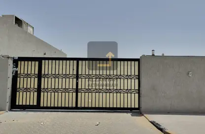 أرض - استوديو للايجار في الصجعة الصناعية - آلصجعه - الشارقة