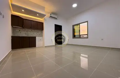 Apartment - Studio - 1 Bathroom for rent in Hadbat Al Zafranah - Muroor Area - Abu Dhabi