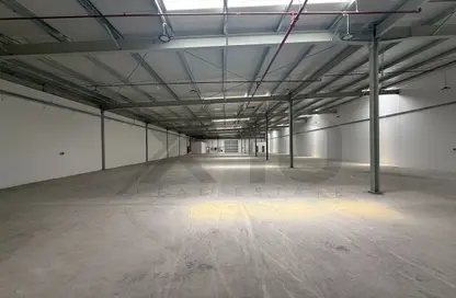 Warehouse - Studio - 2 Bathrooms for rent in Dubai Commercity - Umm Ramool - Dubai