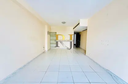 Apartment - 2 Bedrooms - 2 Bathrooms for rent in Golden Sands 7 - Mankhool - Bur Dubai - Dubai