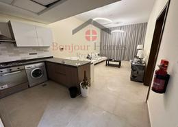 صورةمطبخ لـ: شقة - 1 غرفة نوم - 2 حمامات للبيع في ساميا عزيزي - الفرجان - دبي, صورة 1
