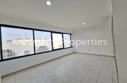 Apartment - 3 Bedrooms - 3 Bathrooms for rent in Al Khaleej Building - Al Karama - Dubai