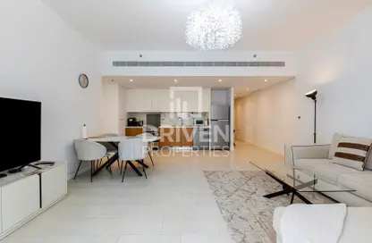 Apartment - 1 Bedroom - 2 Bathrooms for rent in La Vie - Jumeirah Beach Residence - Dubai