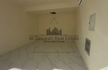 متجر - استوديو للايجار في المدار 2 - المدار - أم القيوين