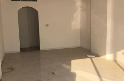 Shop - Studio - 1 Bathroom for rent in Ajman 44 building - Al Hamidiya 1 - Al Hamidiya - Ajman