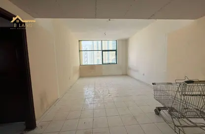 شقة - 3 غرف نوم - 3 حمامات للايجار في بناية أبو شغارة - أبو شغارة - الشارقة شقة - 3 غرف نوم - 3 حمامات للايجار في بناية أبو شغارة - أبو شغارة - الشارقة