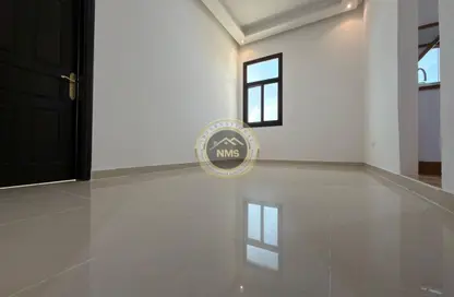 شقة - غرفة نوم - 1 حمام للايجار في المشرف - أبوظبي شقة - غرفة نوم - 1 حمام للايجار في المشرف - أبوظبي