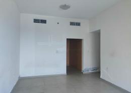 شقة - 3 غرف نوم - 4 حمامات للكراء في كورنيش عجمان - عجمان