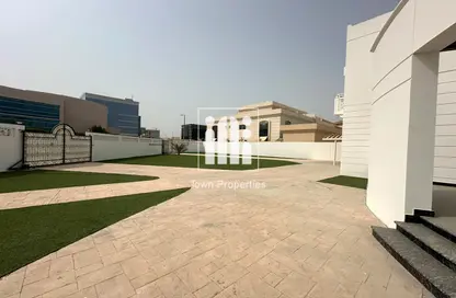 Villa - 7+ Bedrooms - 7+ Bathrooms for rent in Al Nahyan - Abu Dhabi