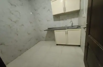 Apartment - 1 Bathroom for rent in Mohamed Bin Zayed Centre - Mohamed Bin Zayed City - Abu Dhabi