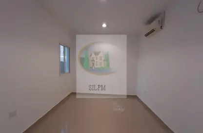 Empty Room image for: Apartment - 1 Bathroom for rent in Al Bateen - Abu Dhabi, Image 1