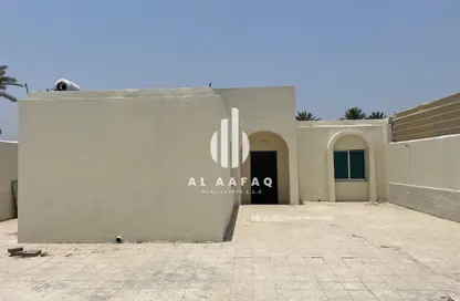 Villa - 2 Bedrooms - 2 Bathrooms for rent in Al Tala'a - Mughaidir - Sharjah