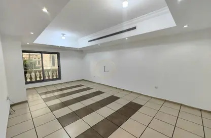 Apartment - 2 Bedrooms - 2 Bathrooms for rent in Hai Qesaidah - Central District - Al Ain