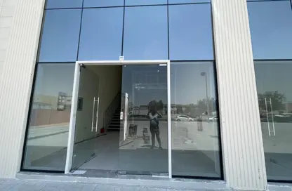 Warehouse - Studio - 1 Bathroom for rent in M-33 - Mussafah Industrial Area - Mussafah - Abu Dhabi