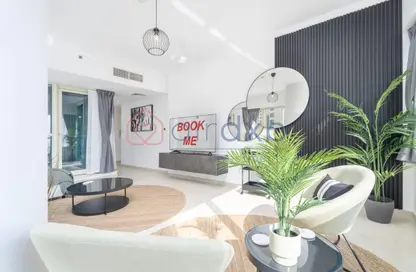 Living Room image for: Apartment - 2 Bedrooms - 2 Bathrooms for sale in Al Sahab 2 - Al Sahab - Dubai Marina - Dubai, Image 1