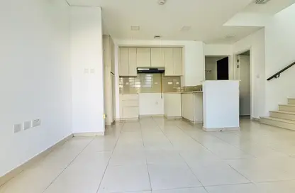 Townhouse - 3 Bedrooms - 4 Bathrooms for rent in Zahra Townhouses - Town Square - Dubai