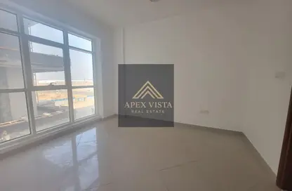 شقة - غرفة نوم - 2 حمامات للايجار في سراب 2 - الجادة - الشارقة