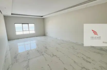 Apartment - 3 Bedrooms - 3 Bathrooms for rent in Corniche Tower - Ajman Corniche Road - Ajman