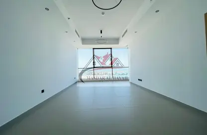 شقة - غرفة نوم - 2 حمامات للبيع في برج لا بلاج - الممزر - الشارقة - الشارقة