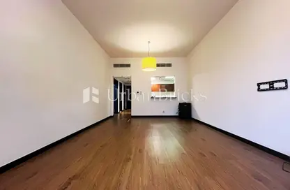 Apartment - 1 Bedroom - 2 Bathrooms for rent in Green Lakes Towers - JLT Cluster S - Jumeirah Lake Towers - Dubai