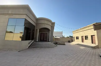 فيلا - 3 غرف نوم - 4 حمامات للايجار في الرفاع - رأس الخيمة