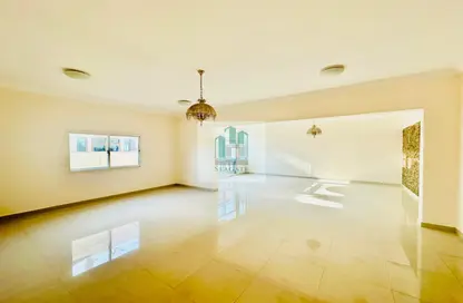 Villa - 5 Bedrooms - 6 Bathrooms for rent in Jumeirah 2 Villas - Jumeirah 2 - Jumeirah - Dubai
