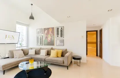 Living Room image for: Apartment - 1 Bedroom - 1 Bathroom for rent in Sanibel Tower - Park Island - Dubai Marina - Dubai, Image 1