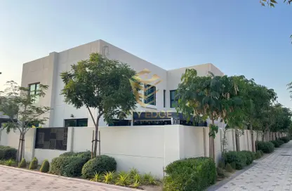 فيلا - 5 غرف نوم - 6 حمامات للبيع في مدينة الشارقة المستدامة - الشارقة