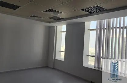 Office Space - Studio - 1 Bathroom for rent in Al Awadhi Tower - Sheikh Hamad Bin Abdullah St. - Fujairah