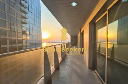 Apartment - 2 Bedrooms - 3 Bathrooms for rent in Baynuna Tower 2 - Corniche Road - Abu Dhabi