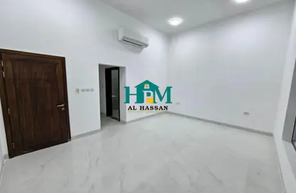 شقة - 3 غرف نوم - 4 حمامات للايجار في مدينة الرياض - أبوظبي