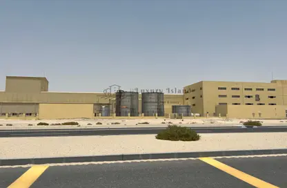 مصنع - استوديو - 1 حمام للبيع في كيزاد - السمحة - أبوظبي