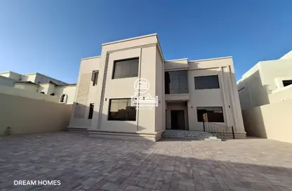 Villa - 4 Bedrooms - 6 Bathrooms for rent in Madinat Al Riyad - Abu Dhabi